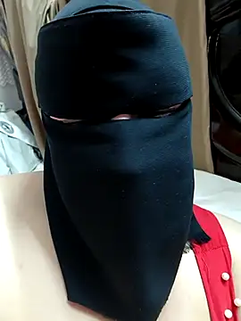 Snapshot of Warda_Egy chatting on 04.13.26 Warda Egy online show from 04.13.26