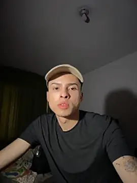 Snapshot of Eros_lee chatting on 02.11.26 Eros lee online show from 02.11.26