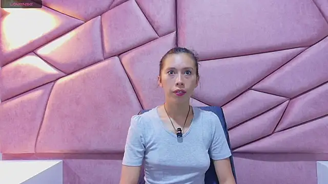 kimberlypink  online show from 02.14.26