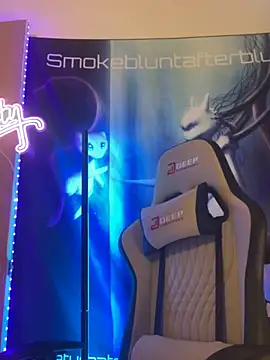 Smokebluntafterblunt online show from 02.25.26