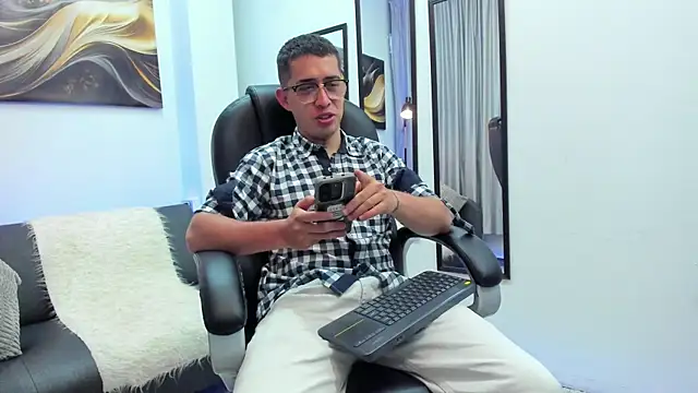 Tommas Jhonson online show from 04.08.26