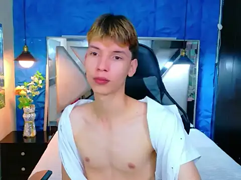 Liam Green1 online show from 02.28.26