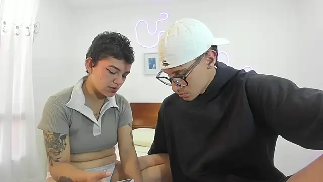 Snapshot of hardcoreheat_ind chatting on 02.14.26 hardcoreheat ind online show from 02.14.26