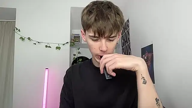 YourMilkyGuy online show from 06.08.26
