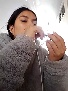 Ariana Castillo   online show from 03.25.26