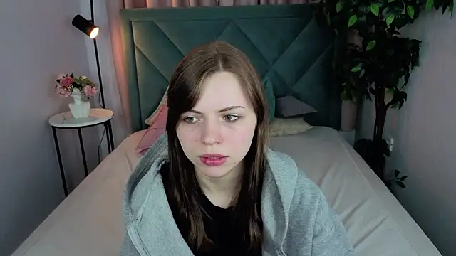 Snapshot of LesleySky chatting on 02.28.26 LesleySky online show from 02.28.26