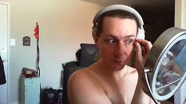 SpaceyLacey online show from 04.08.26