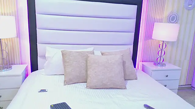 LaurenHazell online show from 02.15.26