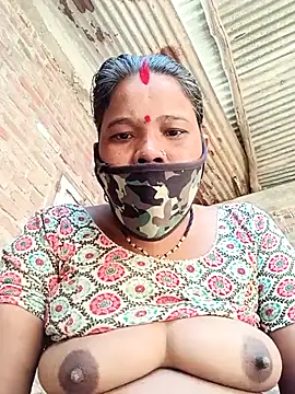 Snapshot of Kirti_sacsena chatting on 02.16.26 Kirti sacsena online show from 02.16.26