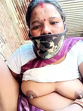 Snapshot of Kirti_sacsena chatting on 02.28.26 Kirti sacsena online show from 02.28.26