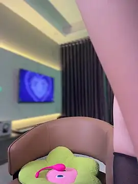 AnnyShore online show from 05.05.26