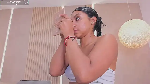 eva lain online show from 04.16.26