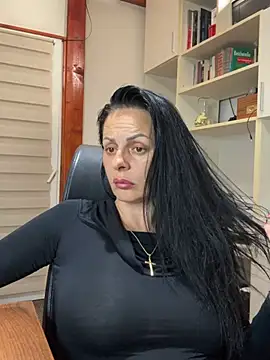 Snapshot of MiriamDelyn chatting on 05.22.26 MiriamDelyn online show from 05.22.26