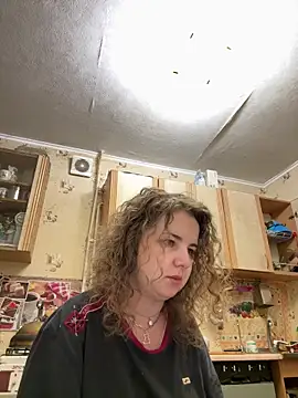 SueCurlykisss online show from 05.12.26