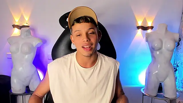 Snapshot of Gael_zambrano chatting on 02.24.26 Gael zambrano online show from 02.24.26