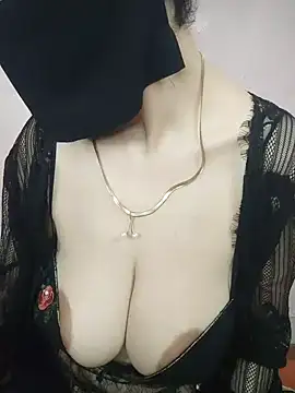 Snapshot of Nada_Oh chatting on 06.26.26 Nada Oh online show from 06.26.26