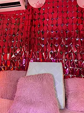 Snapshot of Woo_isDaphne chatting on 02.12.26 Woo isDaphne online show from 02.12.26