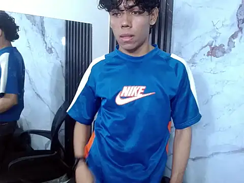 Snapshot of DaviidBuckx_ chatting on 02.11.26 DaviidBuckx online show from 02.11.26