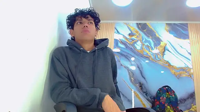 Snapshot of DaviidBuckx_ chatting on 02.22.26 DaviidBuckx online show from 02.22.26