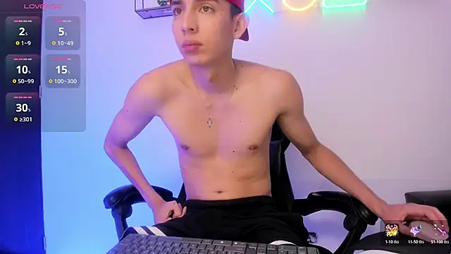 Snapshot of light_eyes_ chatting on 02.18.26 light eyes online show from 02.18.26