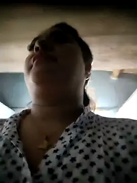 Snapshot of tania_queen chatting on 02.19.26 tania queen online show from 02.19.26