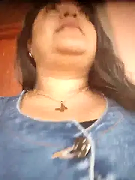 Snapshot of tania_queen chatting on 02.21.26 tania queen online show from 02.21.26