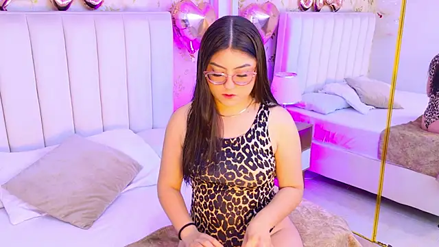 Snapshot of Mia_Reize chatting on 02.13.26 Mia Reize online show from 02.13.26