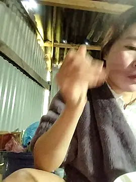 Yiyoongg online show from 02.25.26