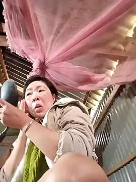 Yiyoongg online show from 02.27.26