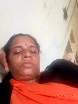 Snapshot of Anitarakkoli chatting on 05.13.26 Anitarakkoli online show from 05.13.26