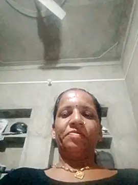 Snapshot of Anitarakkoli chatting on 05.27.26 Anitarakkoli online show from 05.27.26