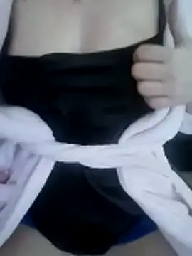 Snapshot of AkuManis chatting on 02.21.26 AkuManis online show from 02.21.26