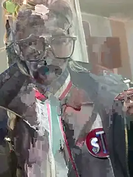 Snapshot of XXX2Freaks chatting on 03.24.26 XXX2Freaks online show from 03.24.26