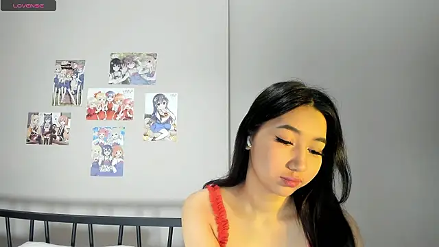 Snapshot of aiko_vex chatting on 02.18.26 aiko vex online show from 02.18.26