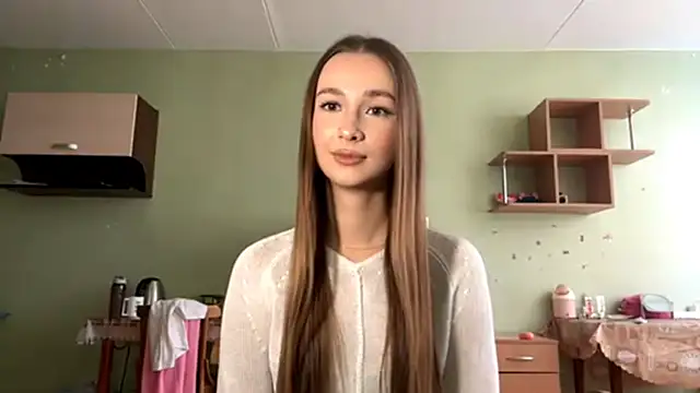 LacieHelaire online show from 02.15.26