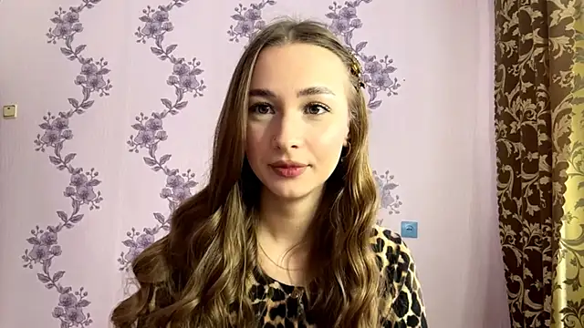 LacieHelaire online show from 02.24.26