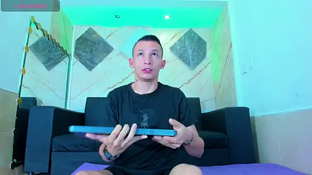 Isaak 26 online show from 04.06.26