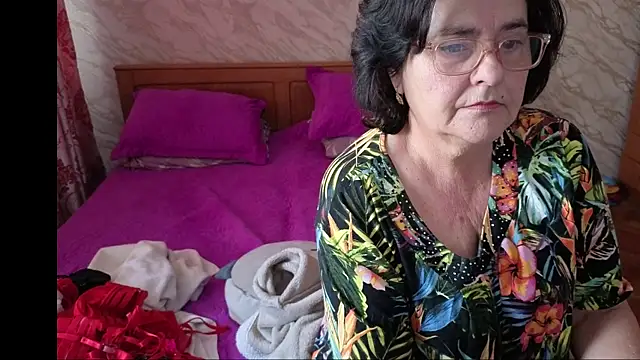 xMaryxAnne online show from 04.16.26