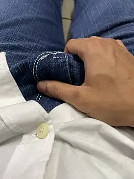 hassuniii online show from 02.08.26