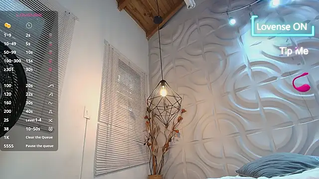 sophieBlair  online show from 04.10.26