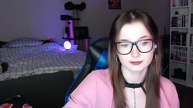 LunaXcherry online show from 03.30.26