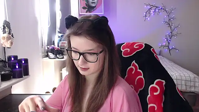 Snapshot of LunaXcherry chatting on 05.01.26 LunaXcherry online show from 05.01.26