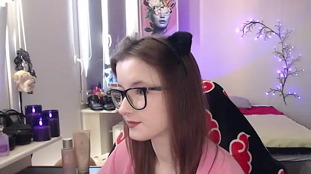 Snapshot of LunaXcherry chatting on 05.02.26 LunaXcherry online show from 05.02.26