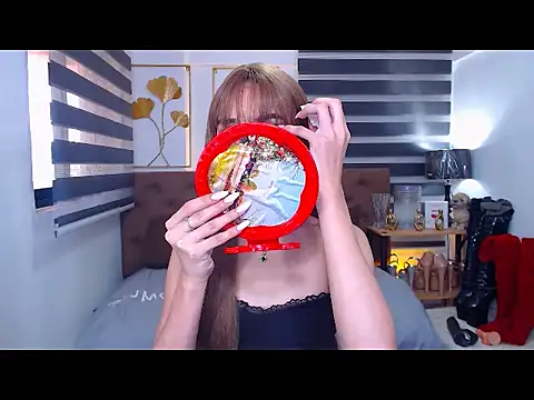Snapshot of JuicyCockThea chatting on 04.05.26 JuicyCockThea online show from 04.05.26