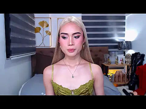 Snapshot of JuicyCockThea chatting on 04.25.26 JuicyCockThea online show from 04.25.26