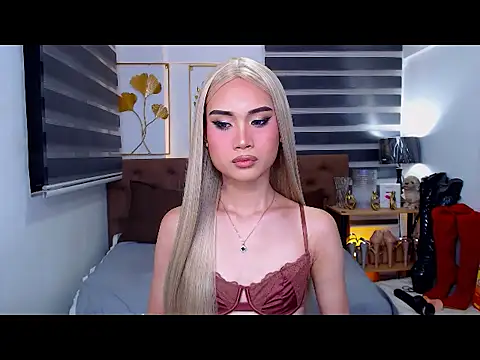 Snapshot of JuicyCockThea chatting on 04.29.26 JuicyCockThea online show from 04.29.26