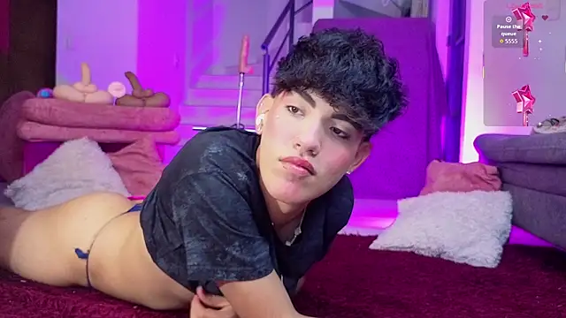 Snapshot of max_femboy chatting on 04.27.26 max femboy online show from 04.27.26