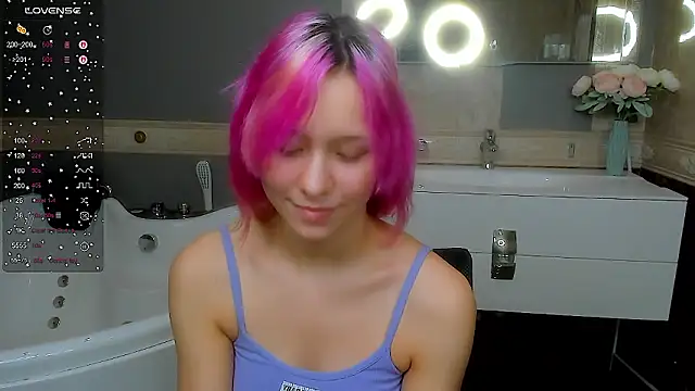 Snapshot of EmilyTrase chatting on 03.27.26 EmilyTrase online show from 03.27.26