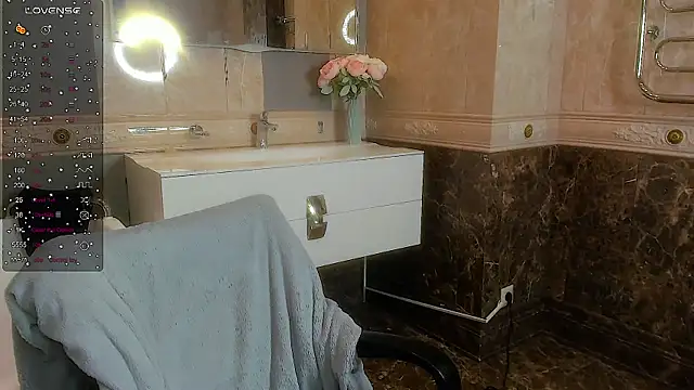 Snapshot of EmilyTrase chatting on 04.01.26 EmilyTrase online show from 04.01.26