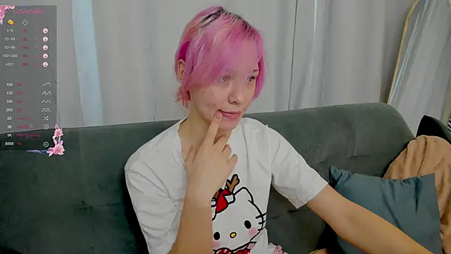 Snapshot of EmilyTrase chatting on 04.04.26 EmilyTrase online show from 04.04.26